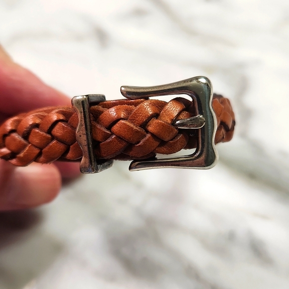 Pretty leather and silver adjustable size bracelet in very good condition! - Picture 4 of 6